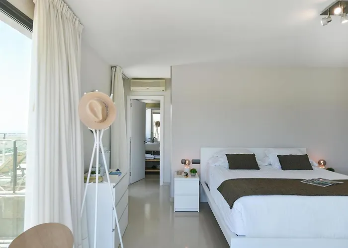 Lagos 36 By Villagrancanaria *